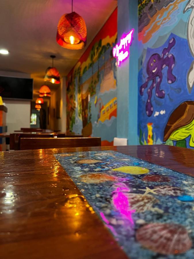 Acuarios Hostal Playa Ladrilleros Екстериор снимка