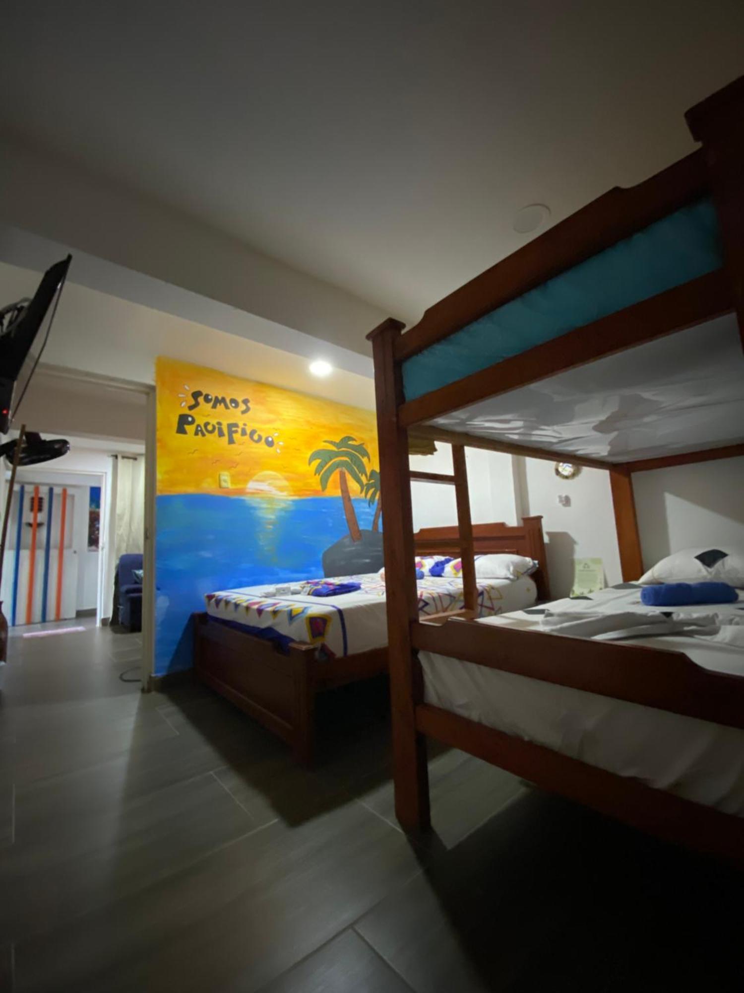 Acuarios Hostal Playa Ladrilleros Екстериор снимка